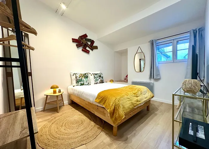 Deux Pièces En Plein Centre-ville De Appartement