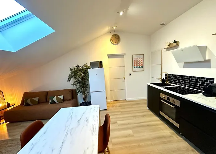 Appartement Deux Pièces En Plein Centre-ville De Narbonne